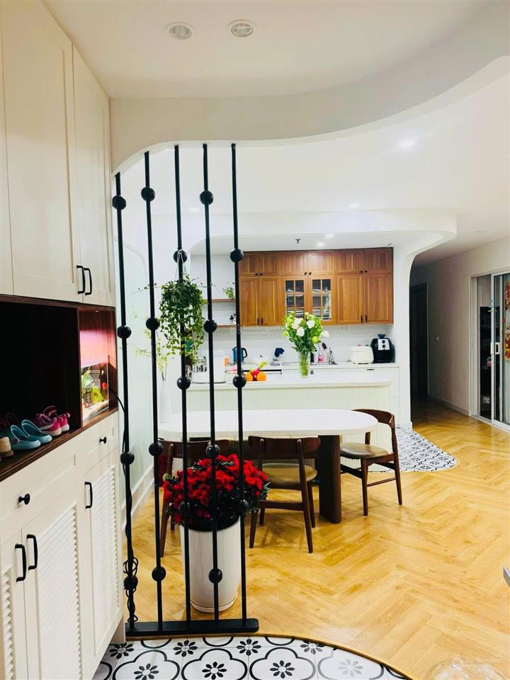 Golden palace mễ trì. căn 2pn giá 6 tỷ, căn 3pn giá 7.3 tỷ, căn 4pn giá 9.8 tỷ, full nội thất.