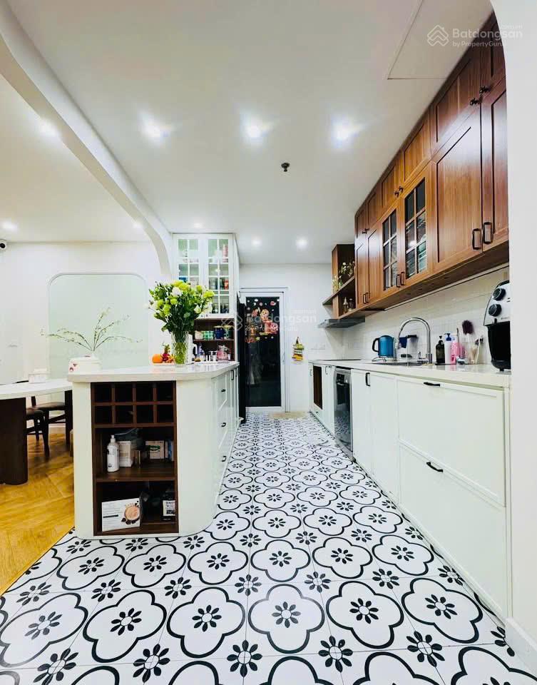 Golden palace mễ trì. căn 2pn giá 6 tỷ, căn 3pn giá 7.3 tỷ, căn 4pn giá 9.8 tỷ, full nội thất.