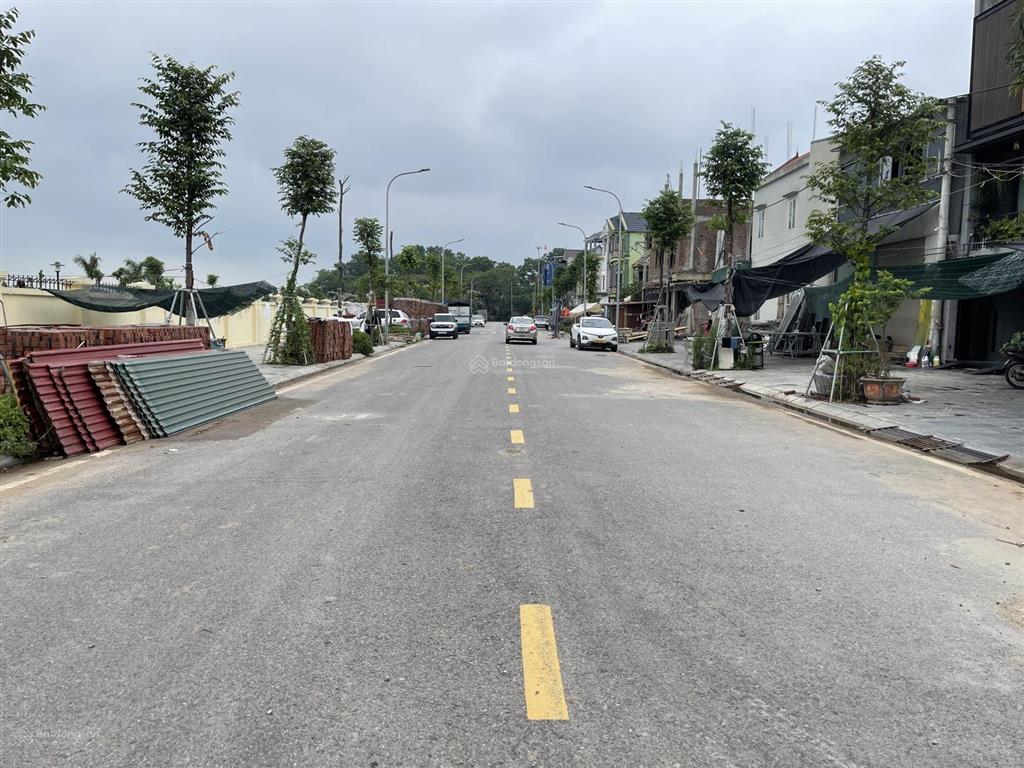 Bán 180m2 tàm xá  ô tô chạy vòng quanh  vài bước ra hồ điều hoà  mặt tiền rộng xây biệt thự vip