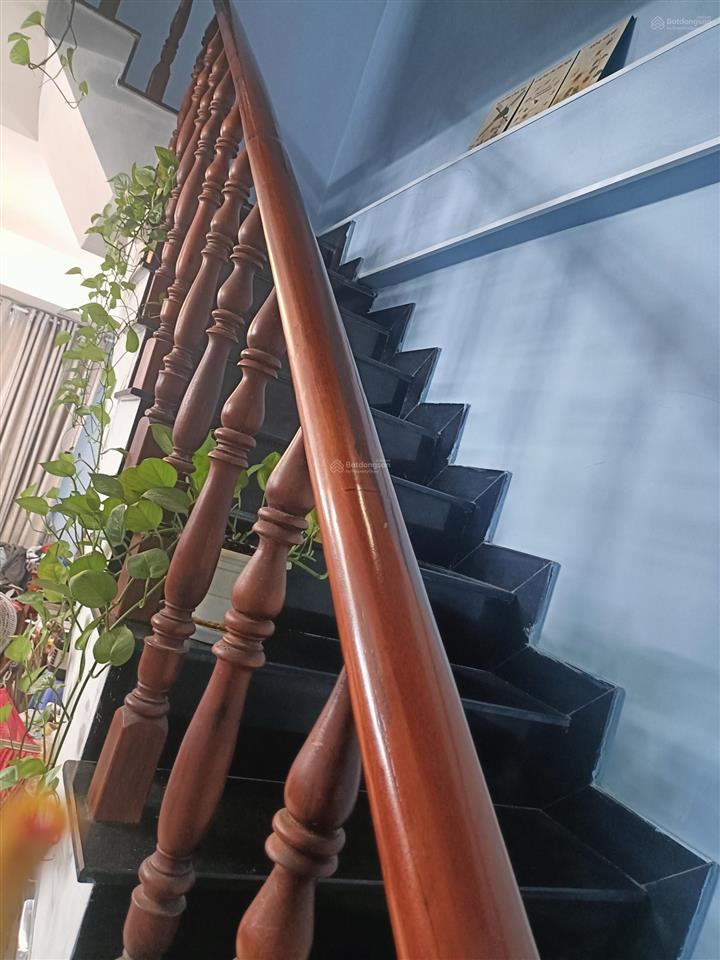 Bán nhà đẹp! nhà còn rất mới, khách chỉ mua và vào ở ngay!