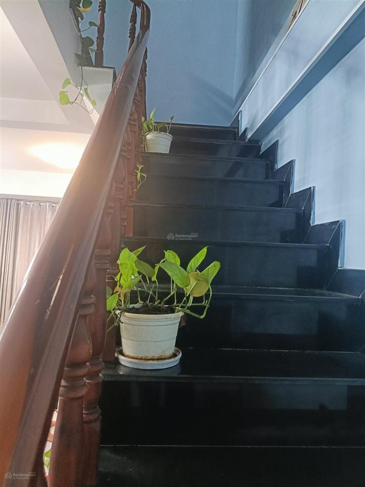 Bán nhà đẹp! nhà còn rất mới, khách chỉ mua và vào ở ngay!