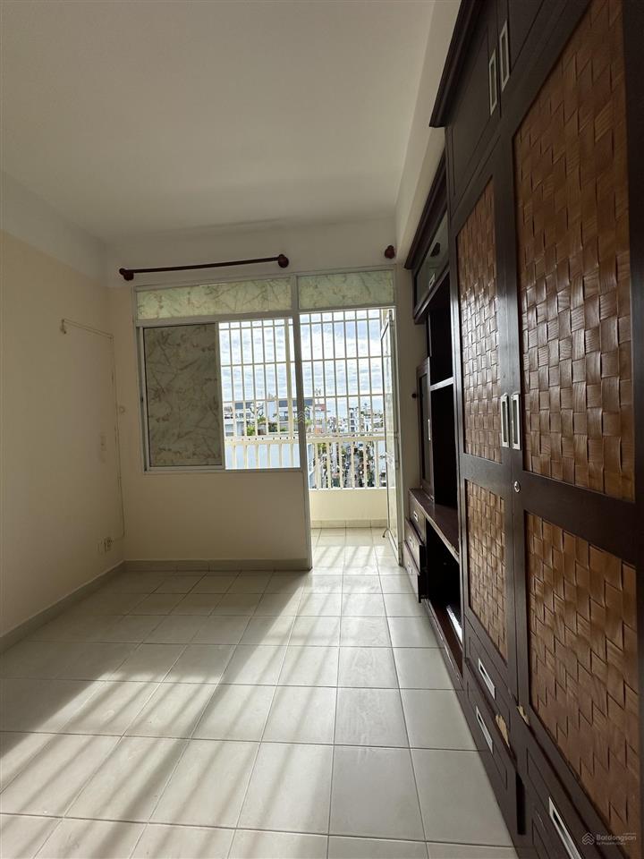 Chính chủ cần sang căn 2pn+2wc, 2 ban công riêng biệt diện tích 85,1m2 có thể ngăn thành 3pn