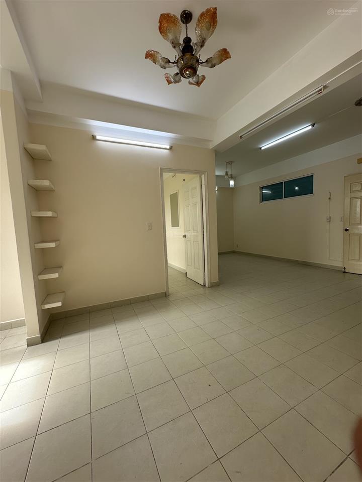 Chính chủ cần sang căn 2pn+2wc, 2 ban công riêng biệt diện tích 85,1m2 có thể ngăn thành 3pn