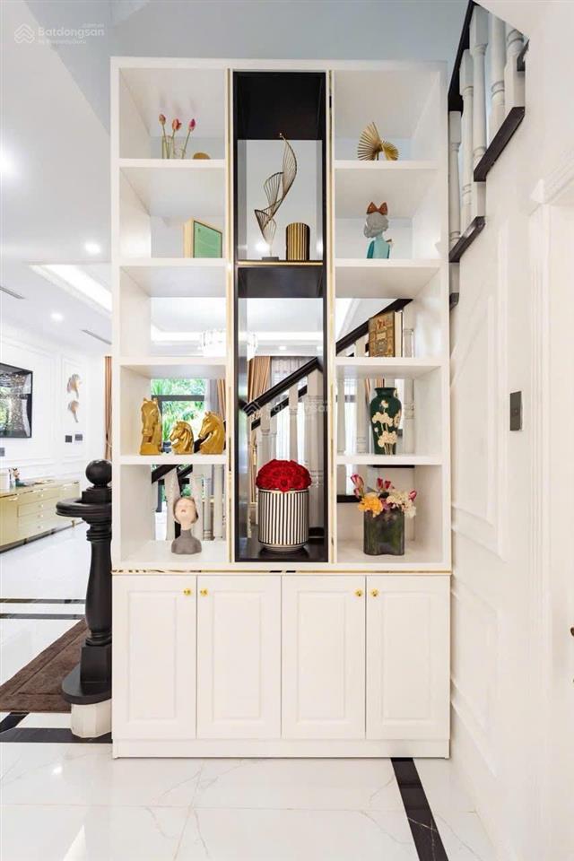 Cho thuê biệt thự verosa park full nội thất, 30 triệu/th, sd238m2, view đẹp, 4pn, 5wc