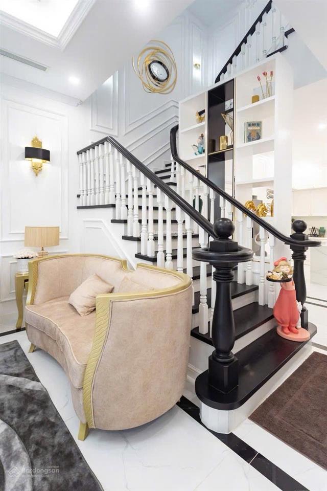 Cho thuê biệt thự verosa park full nội thất, 30 triệu/th, sd238m2, view đẹp, 4pn, 5wc