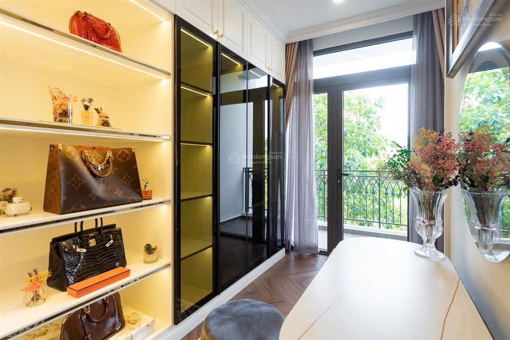 Cho thuê biệt thự verosa park full nội thất, 30 triệu/th, sd238m2, view đẹp, 4pn, 5wc