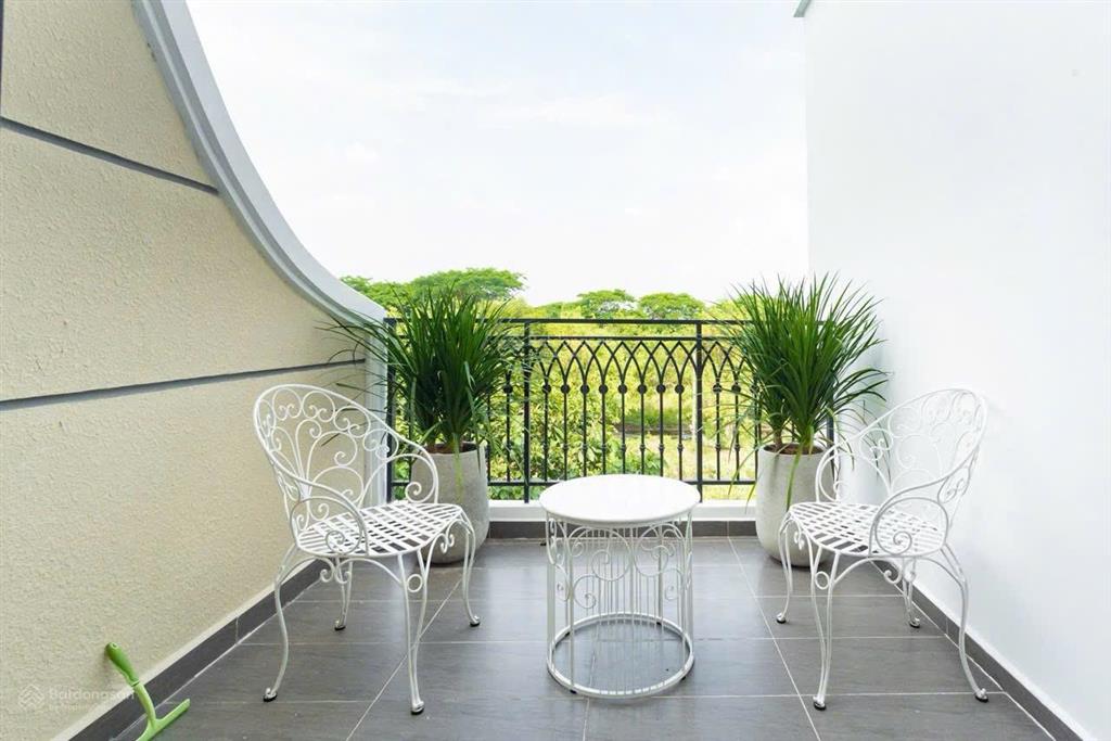 Cho thuê biệt thự verosa park full nội thất, 30 triệu/th, sd238m2, view đẹp, 4pn, 5wc