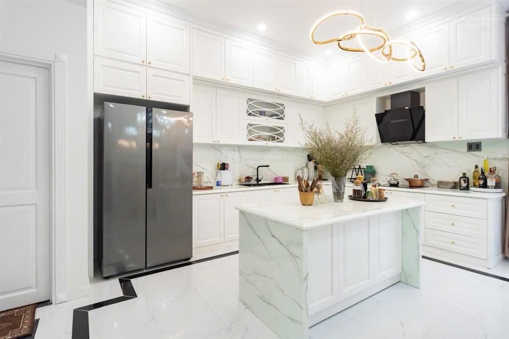 Cho thuê biệt thự verosa park full nội thất, 30 triệu/th, sd238m2, view đẹp, 4pn, 5wc