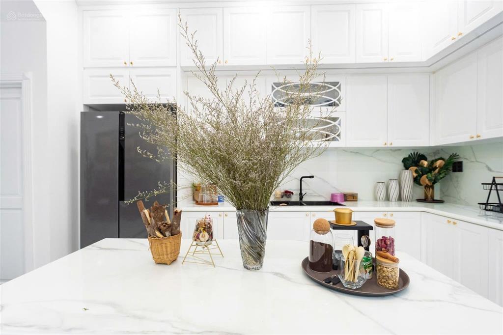 Cho thuê nhà verosa khang điền compound cao cấp 32tr  6x20  chỉ cần xách vali vào ở