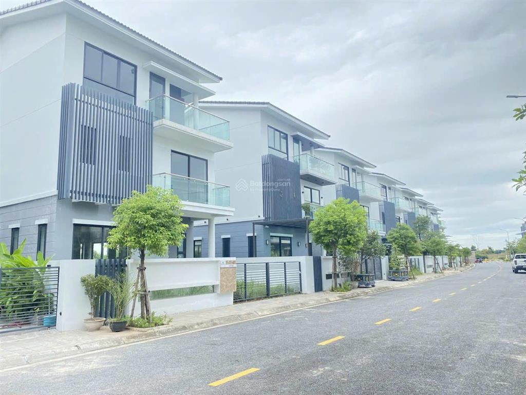 Bảng hàng nhà phố vsip gần cầu nguyễn trãi