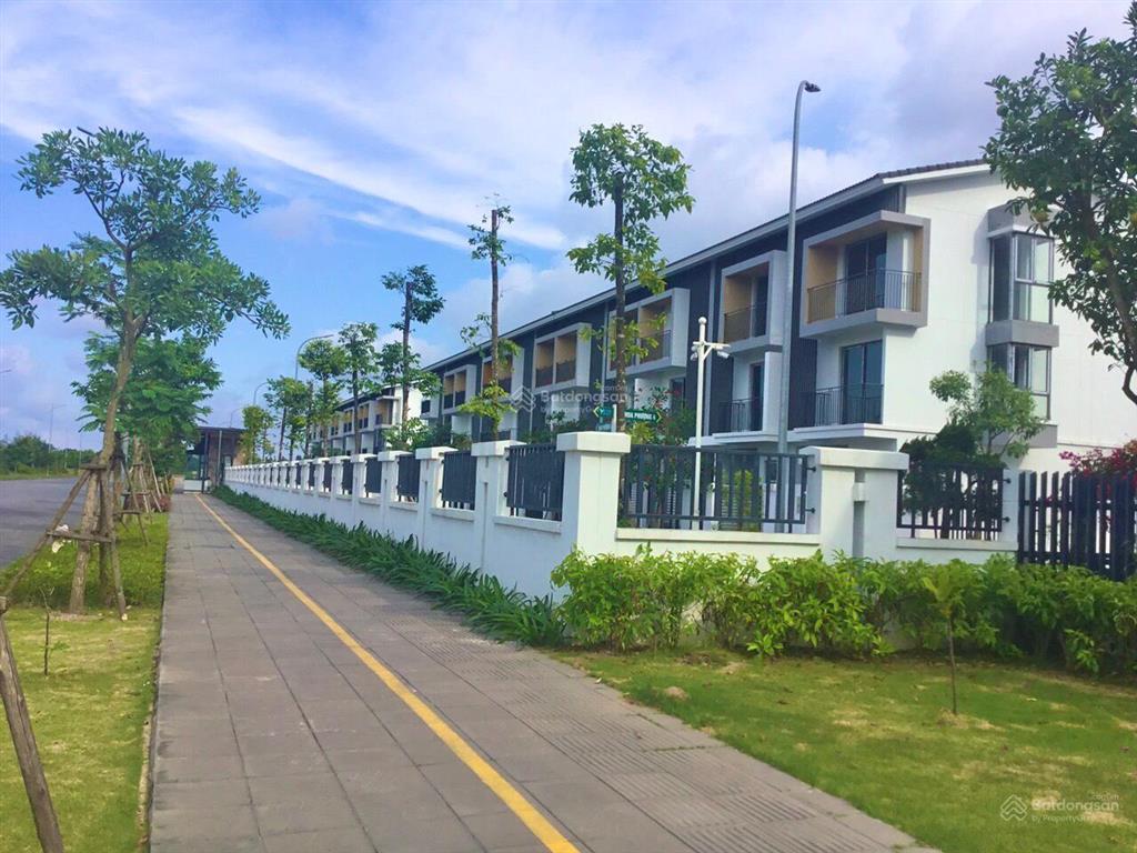 Chị gái xinh đẹp đi nước ngoài bán nhà phố liền kề giá 4,8 tỷ vnd tại dự án vsip hải phòng