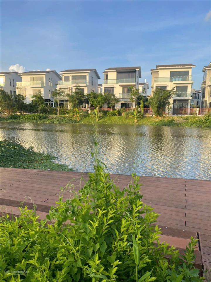 Chính chủ cần bán gấp biệt thự đơn lập beomes ngay gần cầu nguyễn trãi giá chỉ 80 tr/m2