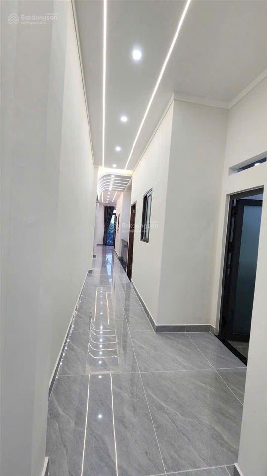 Nhà mới hoàn thiện sổ hồng khu dân cư đông, đường thông, vừa ở vừa buôn bán kinh doanh