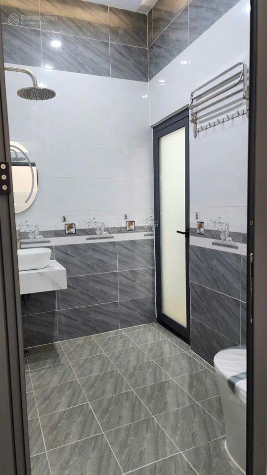 Nhà mới hoàn thiện sổ hồng khu dân cư đông, đường thông, vừa ở vừa buôn bán kinh doanh