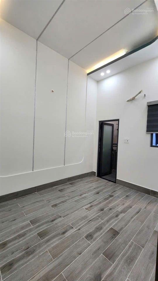 Nhà mới hoàn thiện sổ hồng khu dân cư đông, đường thông, vừa ở vừa buôn bán kinh doanh