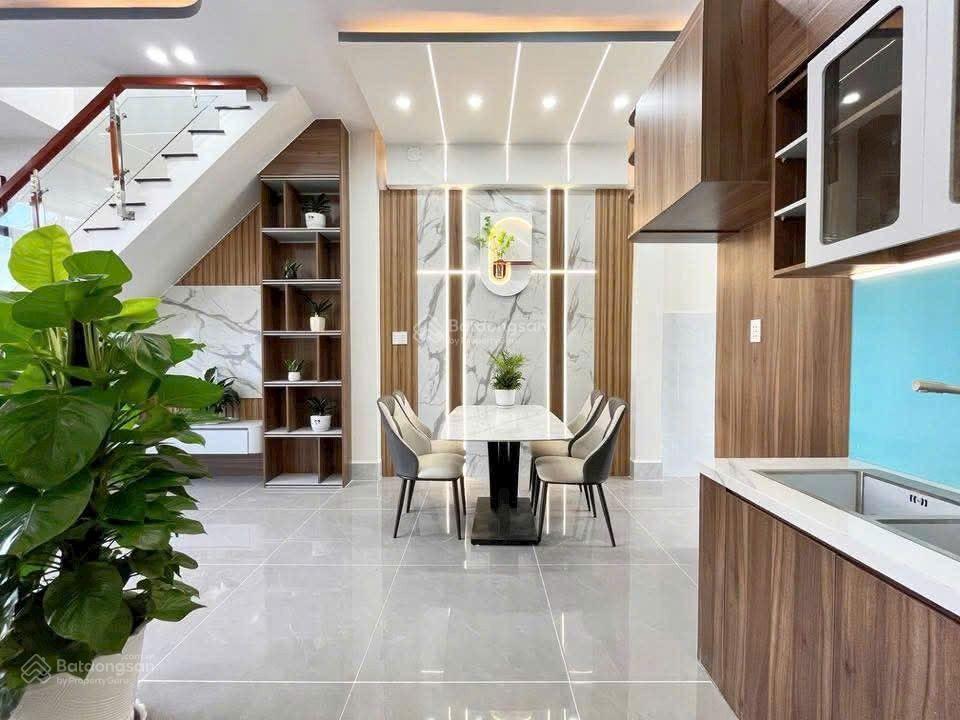 Nhà mới xây dựng thiết kế hiện tại hoàn công đầy đủ cách trường học và chợ trung tâm xã 200m