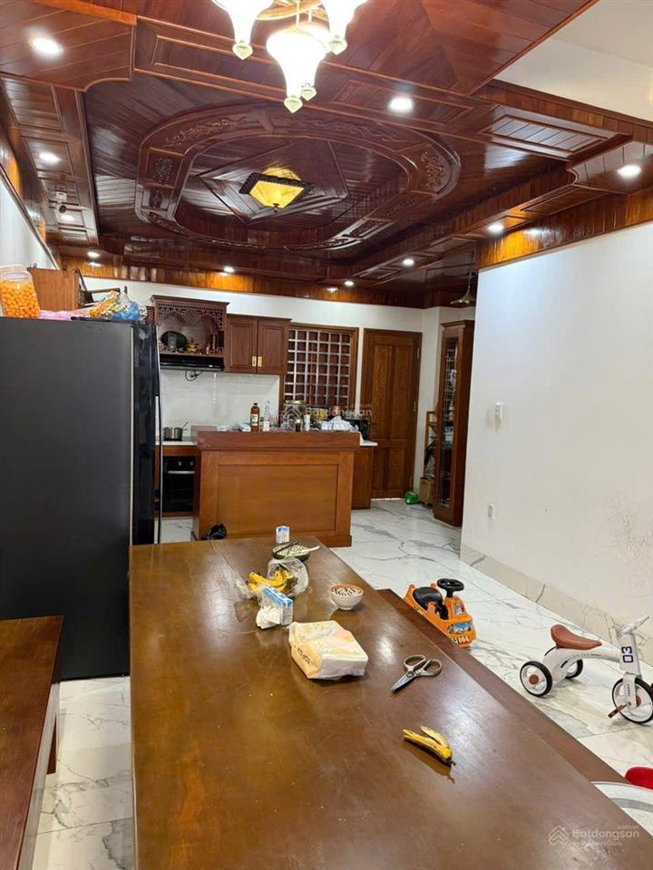 Bán gấp nhà mặt phố tại hoàng thúc trâm, 11 tỷ, 90m2, 3pn + 4wc