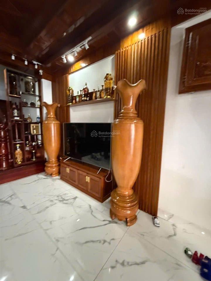 Bán gấp nhà mặt phố tại hoàng thúc trâm, 11 tỷ, 90m2, 3pn + 4wc