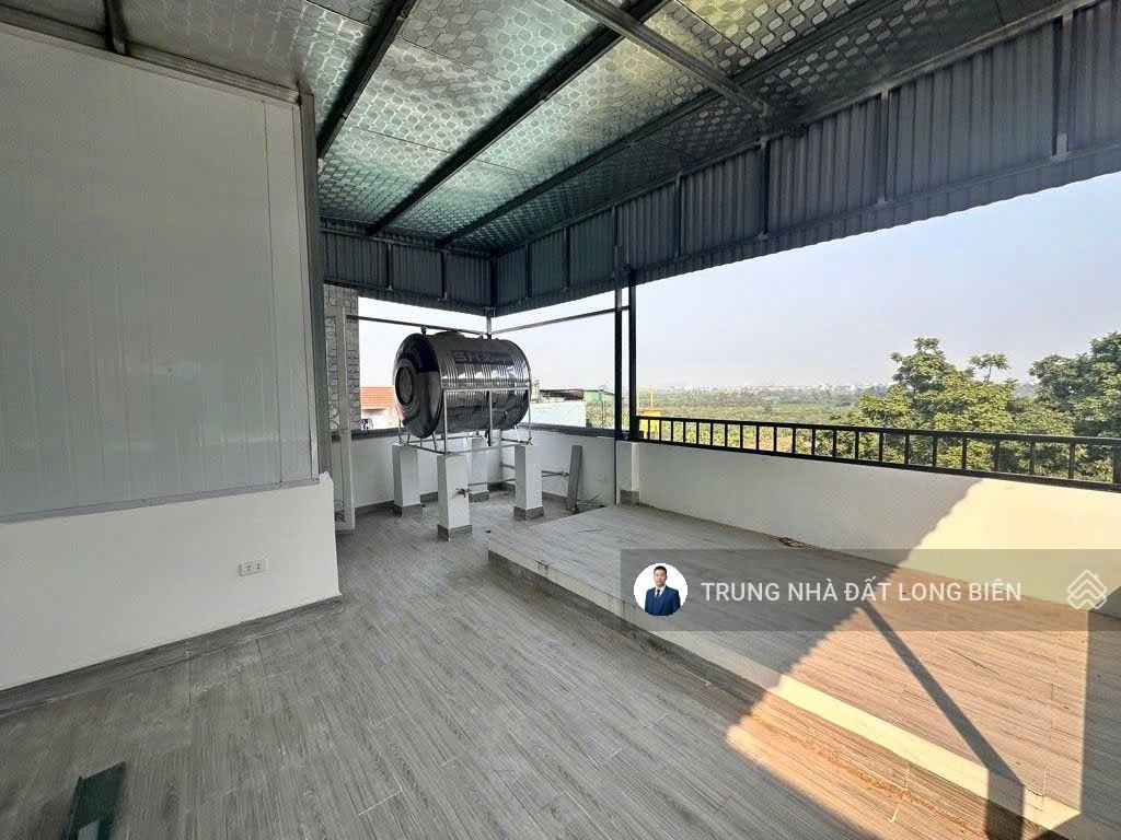 Hiếm chủ bán gấp căn nhà long biên 35m2 x 4t chỉ hơn 4 tỷ sát ô tô ngõ trước nhà 2,5m ở sướng