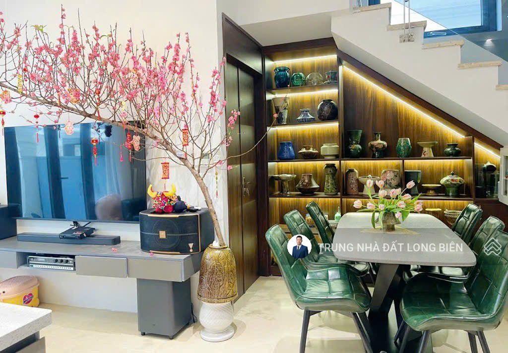 Hiếm chỉ 12 tỷ sở ngay căn biệt thự việt hưng long biên 75m2 x 4t full nội thất xịn xò ô tô tránh