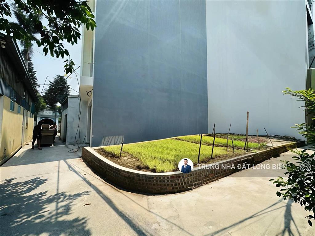 Cc bán gấp mảnh đất siêu đẹp 40m2 mt hậu 4,72m ô tô nhỏ vào đất tt phúc lợi long biên cạnh vinhomes