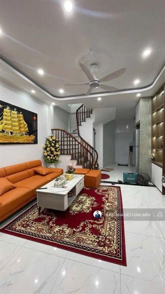 Hiếm chủ thiện chí bàn giá tốt long biên ngay cầu vĩnh tuy aeon mall 32m2 x 5t full nội thất chỉ 6