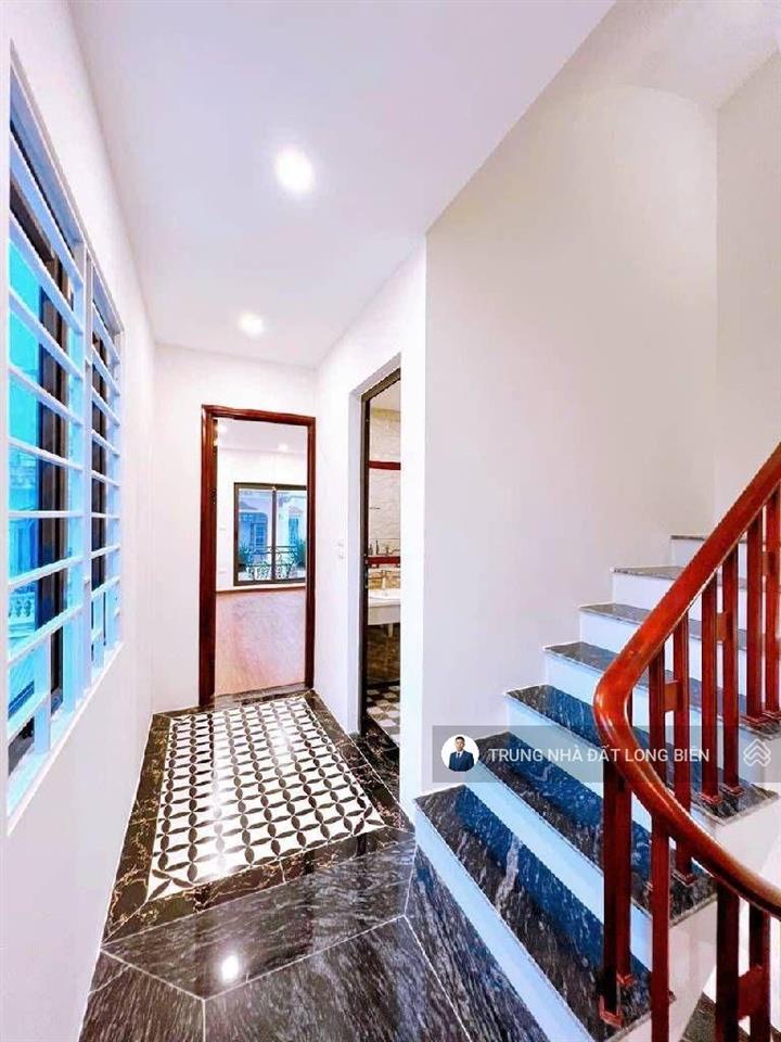 Hạ chào kịch sàn chủ bán gấp căn nhà thạch bàn long biên, 46m2x5t ngõ thông ô tô ngay công viên hồ