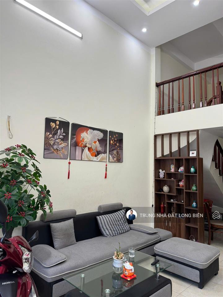 Chính chủ cần bán gấp căn nhà 48m2 x 5t view hồ ô tô tránh ngõ thông kinh doanh tốt an sinh đỉnh