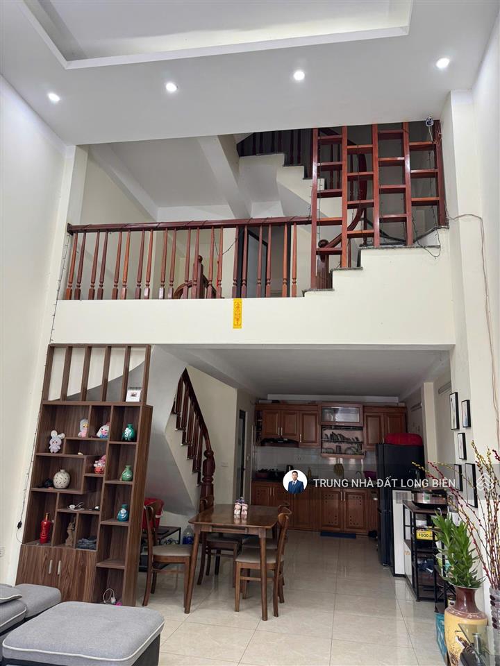 Chính chủ cần bán gấp căn nhà 48m2 x 5t view hồ ô tô tránh ngõ thông kinh doanh tốt an sinh đỉnh
