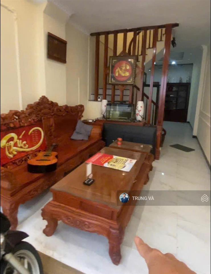 Chủ đi nước ngoài bán gấp căn nhà bát khối long biên 34m2 x 5 tầng chỉ 5,4 tỷ gần aeon mall