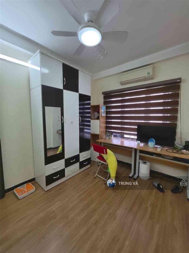 Chỉ hơn 5 tỷ có ngay nhà đẹp 5 tầng bát khối long biên thoáng trước sau ô tô đỗ cổng gần aeon mall