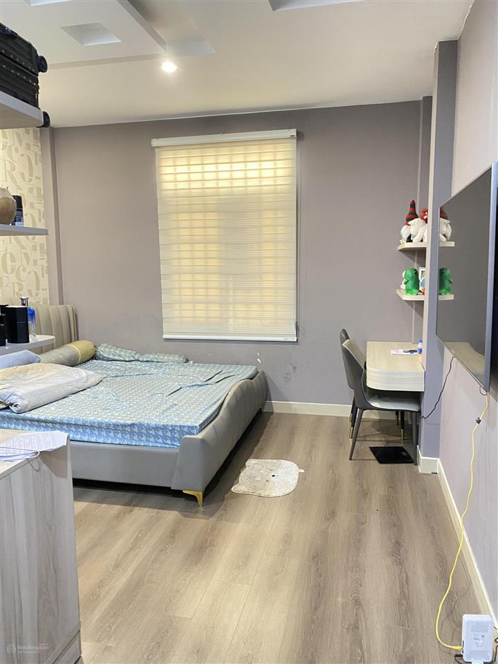 Kẹt tiền bán nhà hẻm 5m đường nguyễn suý gần chợ tân hương 3 lầu nhà đẹp vào ở ngay