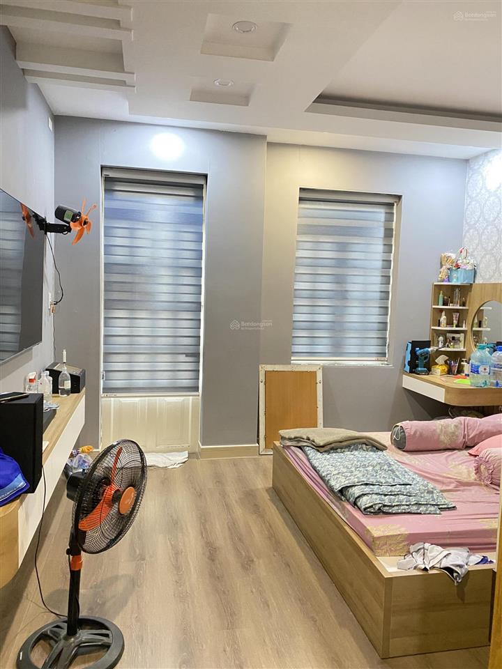 Kẹt tiền bán nhà hẻm 5m đường nguyễn suý gần chợ tân hương 3 lầu nhà đẹp vào ở ngay