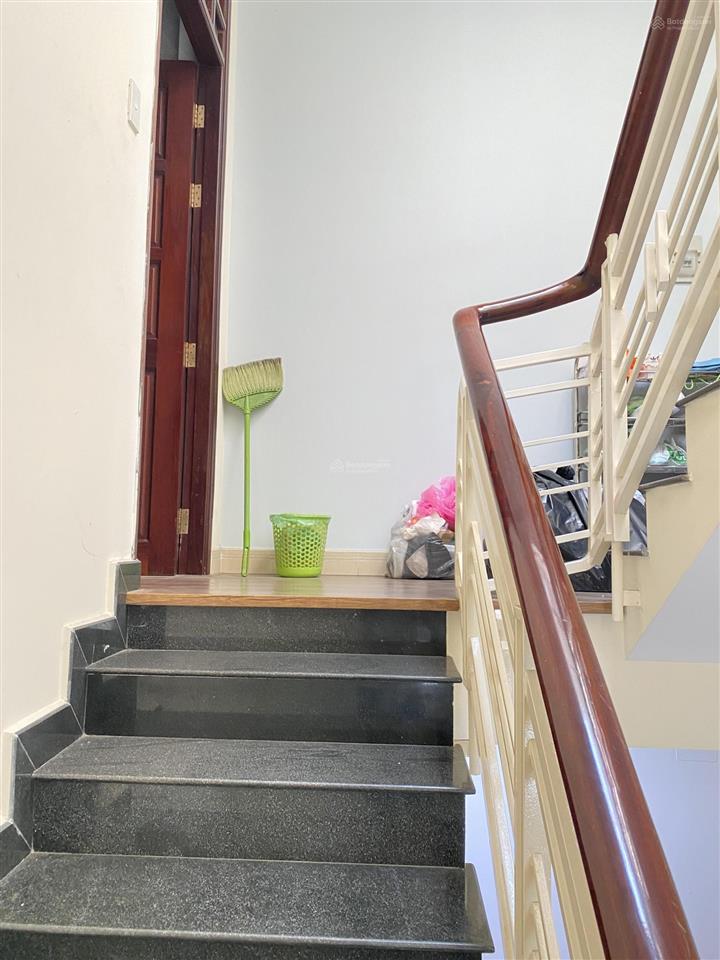 Kẹt tiền bán nhà hẻm 5m đường nguyễn suý gần chợ tân hương 3 lầu nhà đẹp vào ở ngay