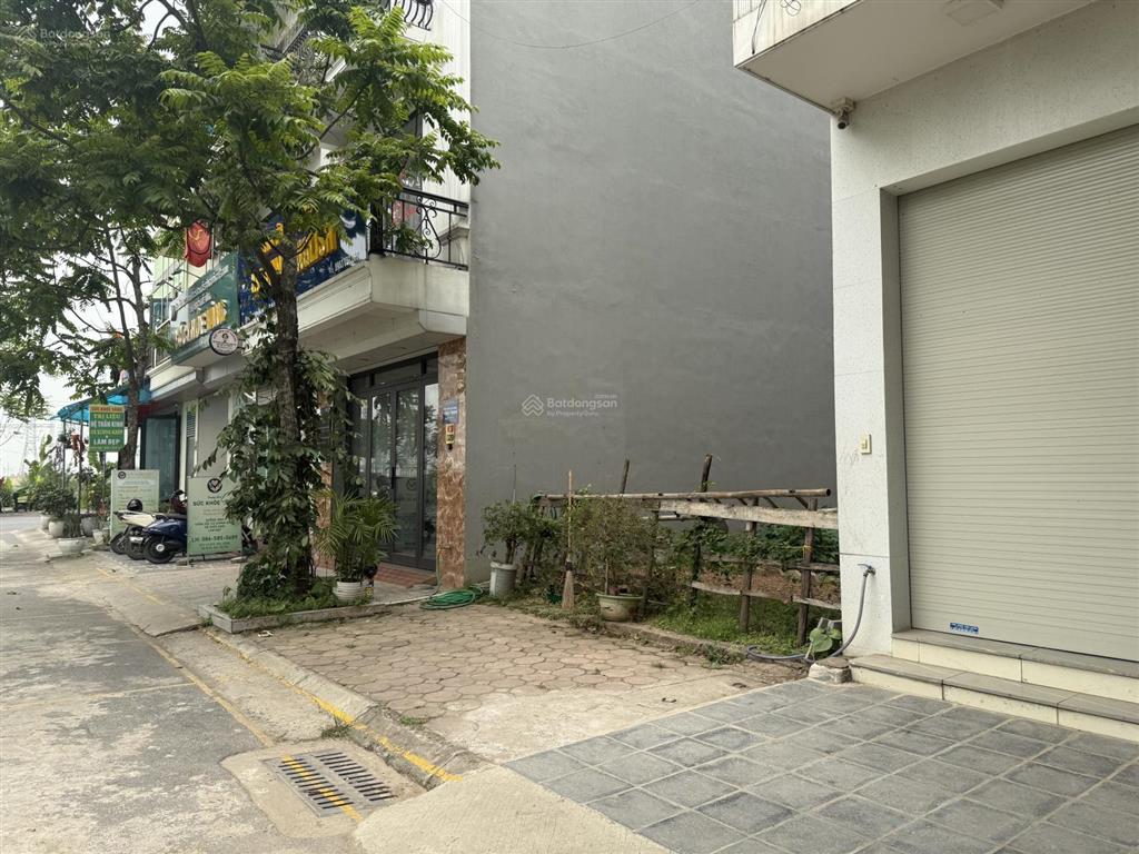 Một lô đấu giá chủ cắt lỗ nằm ngay sát đường 42m thông ra dự án 5ha của bộ công an (hv cảnh sát nd)