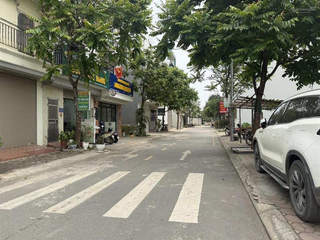 Một lô đấu giá chủ cắt lỗ nằm ngay sát đường 42m thông ra dự án 5ha của bộ công an (hv cảnh sát nd)
