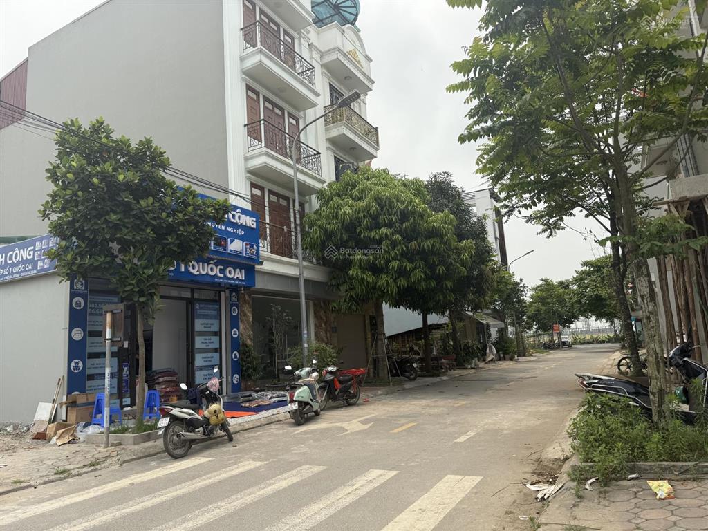 Một lô đấu giá chủ cắt lỗ nằm ngay sát đường 42m thông ra dự án 5ha của bộ công an (hv cảnh sát nd)
