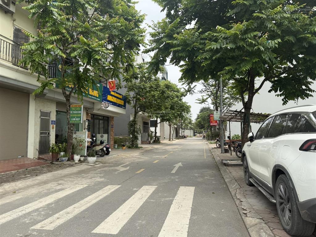 Một lô đấu giá chủ cắt lỗ nằm ngay sát đường 42m thông ra dự án 5ha của bộ công an (hv cảnh sát nd)
