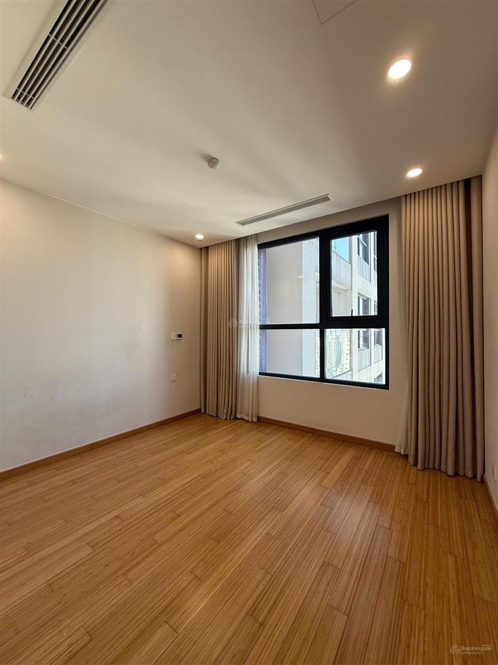 Chính chủ chào bán căn 2pn ban công đn tầng trung view đẹp | nguyên bản cđt
