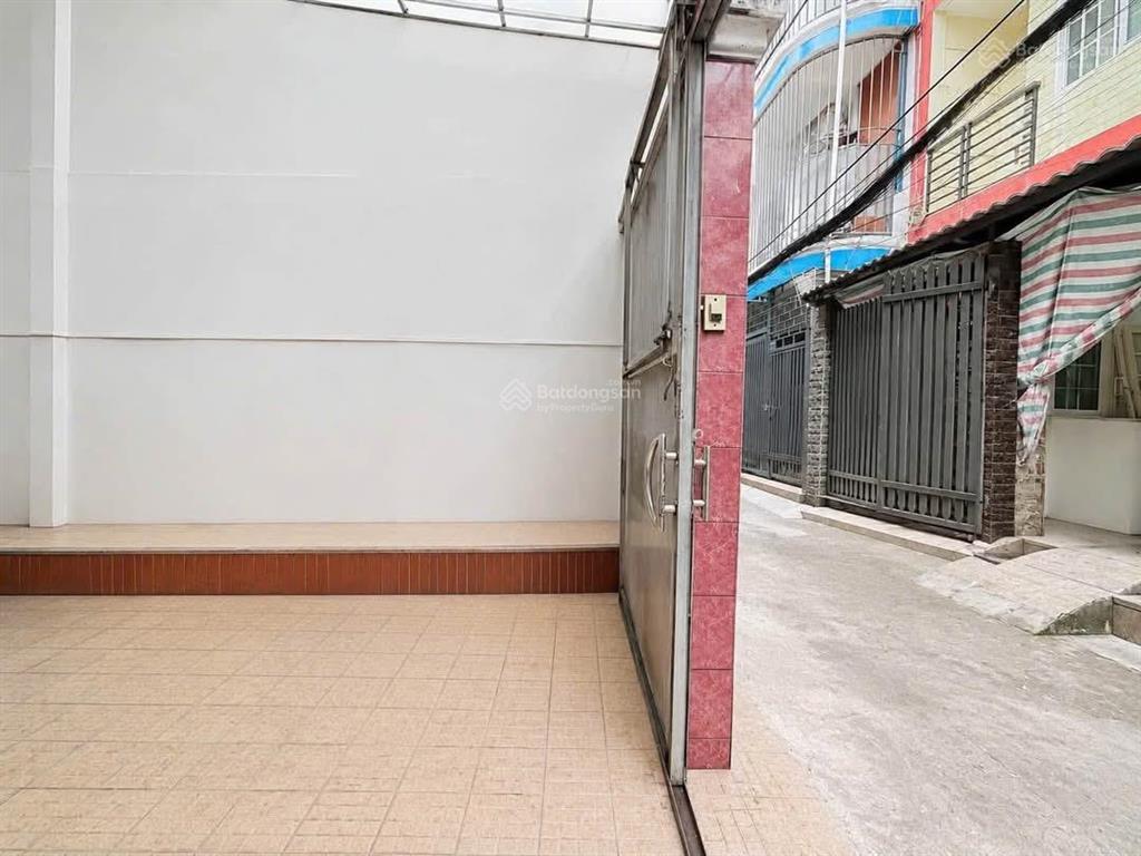 Nhà trung tâm q3  72m²  ngang 4.5*14m  3 tầng  gần mặt tiền