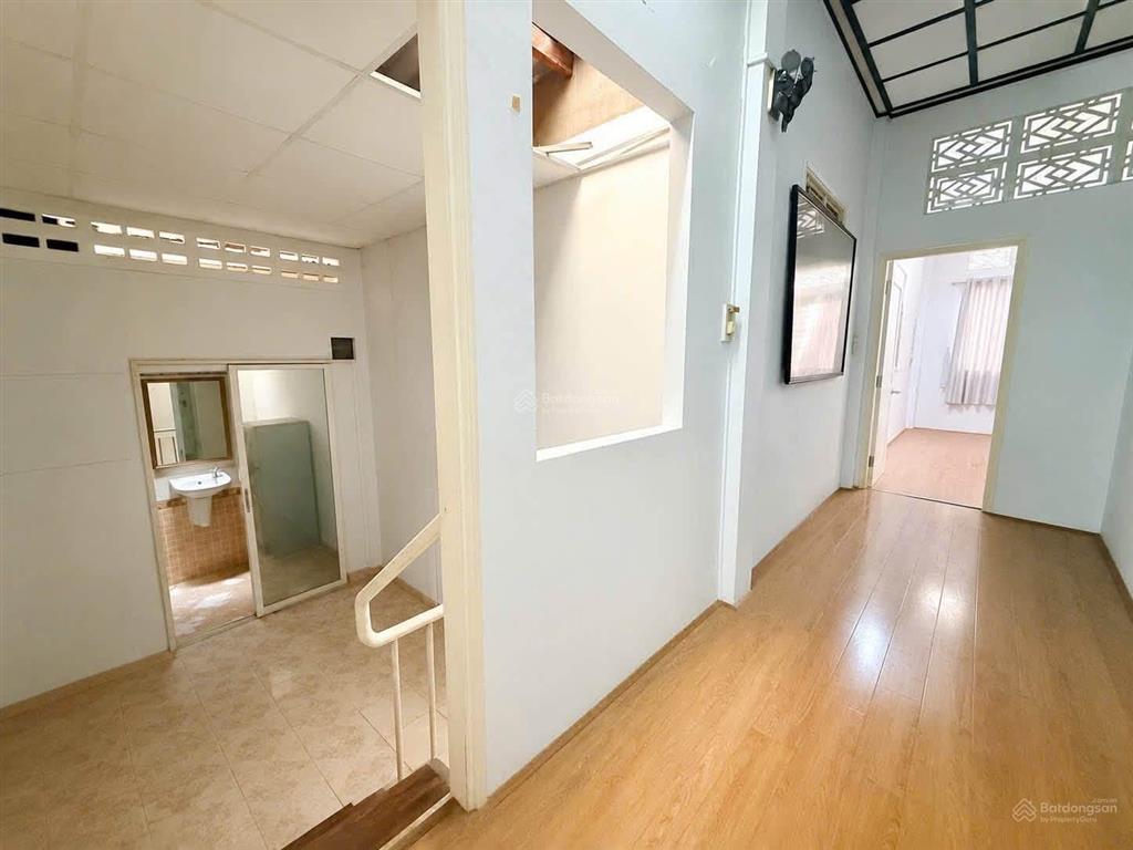 Nhà trung tâm q3  72m²  ngang 4.5*14m  3 tầng  gần mặt tiền