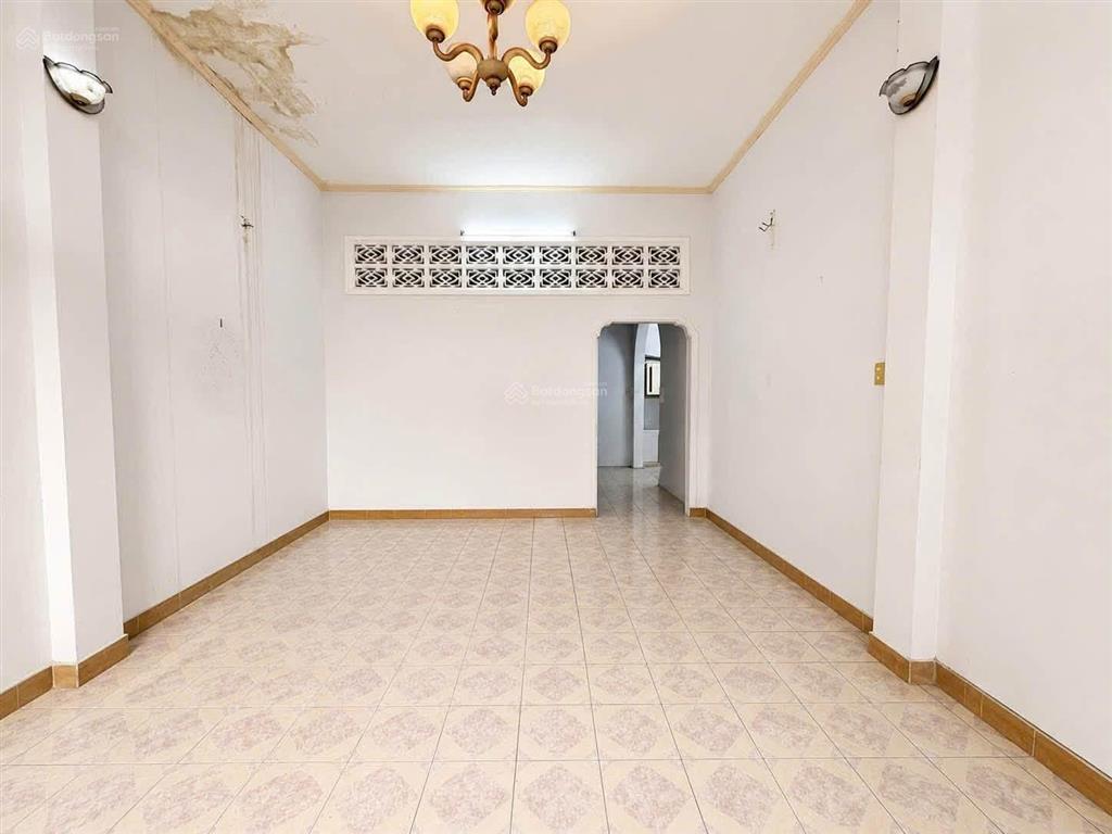 Nhà trung tâm q3  72m²  ngang 4.5*14m  3 tầng  gần mặt tiền