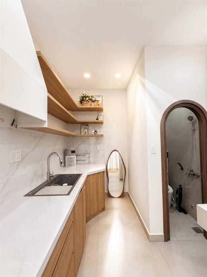 Nhà mặt tiền hụt gần mt nguyễn trãi  3 tầng  3 pn  full nội thất chủ gấp bán