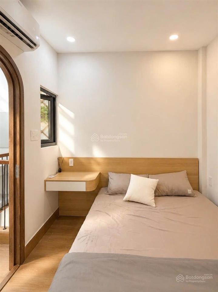 Nhà mặt tiền hụt gần mt nguyễn trãi  3 tầng  3 pn  full nội thất chủ gấp bán