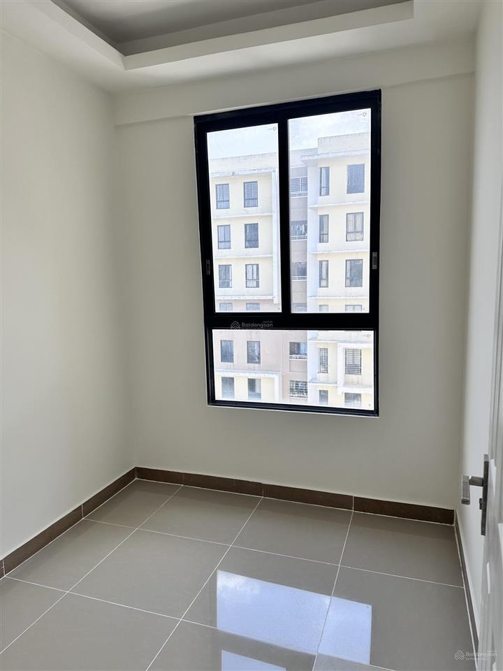 Bán căn hộ 90m2 = 3pn  2wc. giá 4 tỷ 200 triệu.  mr. tùng 0964 690 ***