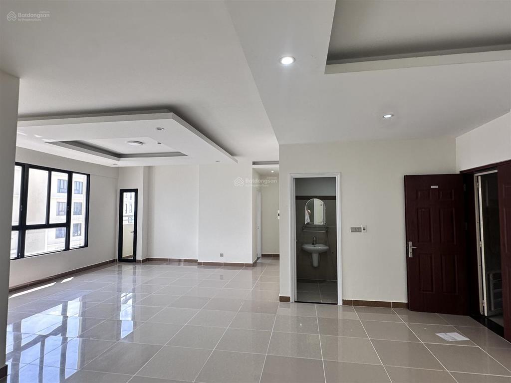 Bán căn hộ 90m2 = 3pn  2wc. giá 4 tỷ 200 triệu.  mr. tùng 0964 690 ***