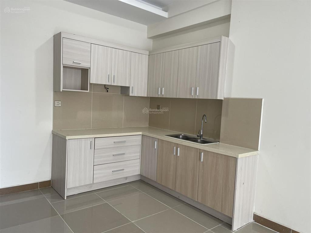 Bán căn hộ 97m2= 3pn  2wc. giá 3 tỷ 250.  mr. tùng 0964 690 ***
