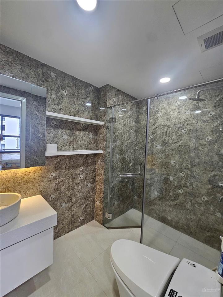 Chính chủ gửi bán 2pn the prince residence phú nhuận  dt 65m2  giá bán 6 tỷ  pl sổ hồng