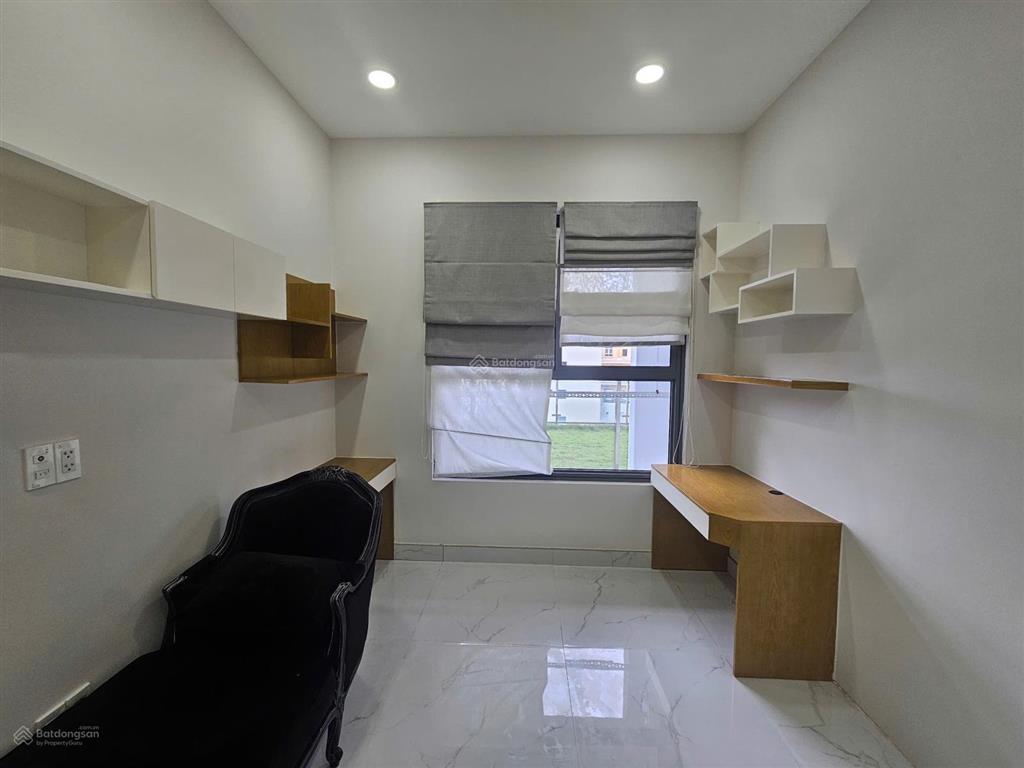 Chính chủ gửi bán 2pn the prince residence phú nhuận  dt 65m2  giá bán 6 tỷ  pl sổ hồng