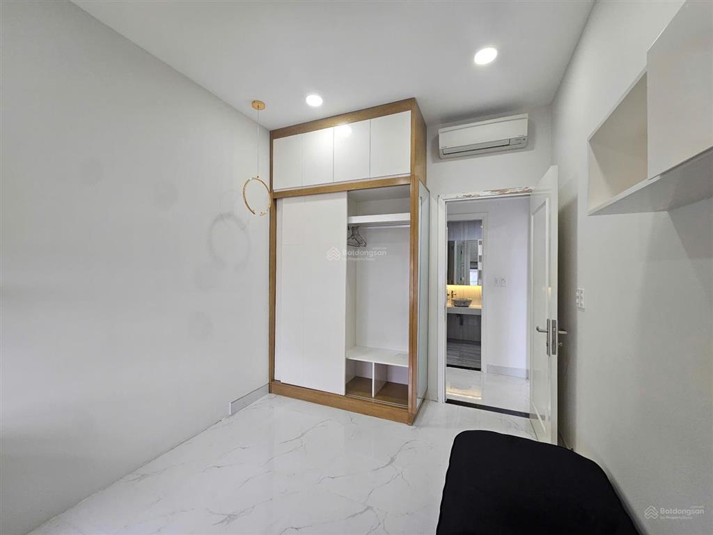 Chính chủ gửi bán 2pn the prince residence phú nhuận  dt 65m2  giá bán 6 tỷ  pl sổ hồng
